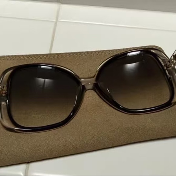 Nina Ricci Elegant Black and Tan Sunglasses main image 8